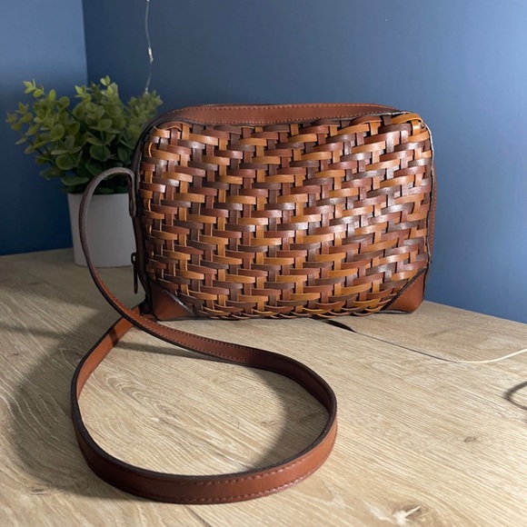 Handbags - Beautiful Vintage Leather Woven Purse